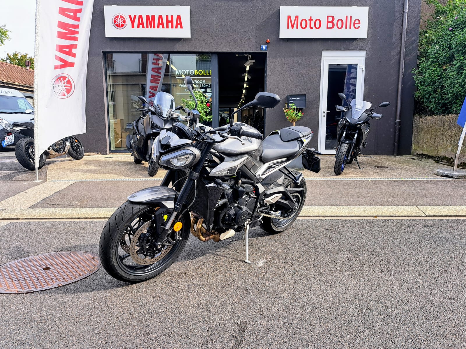 TRIUMPH Street Triple R 765-showroom-element-3
