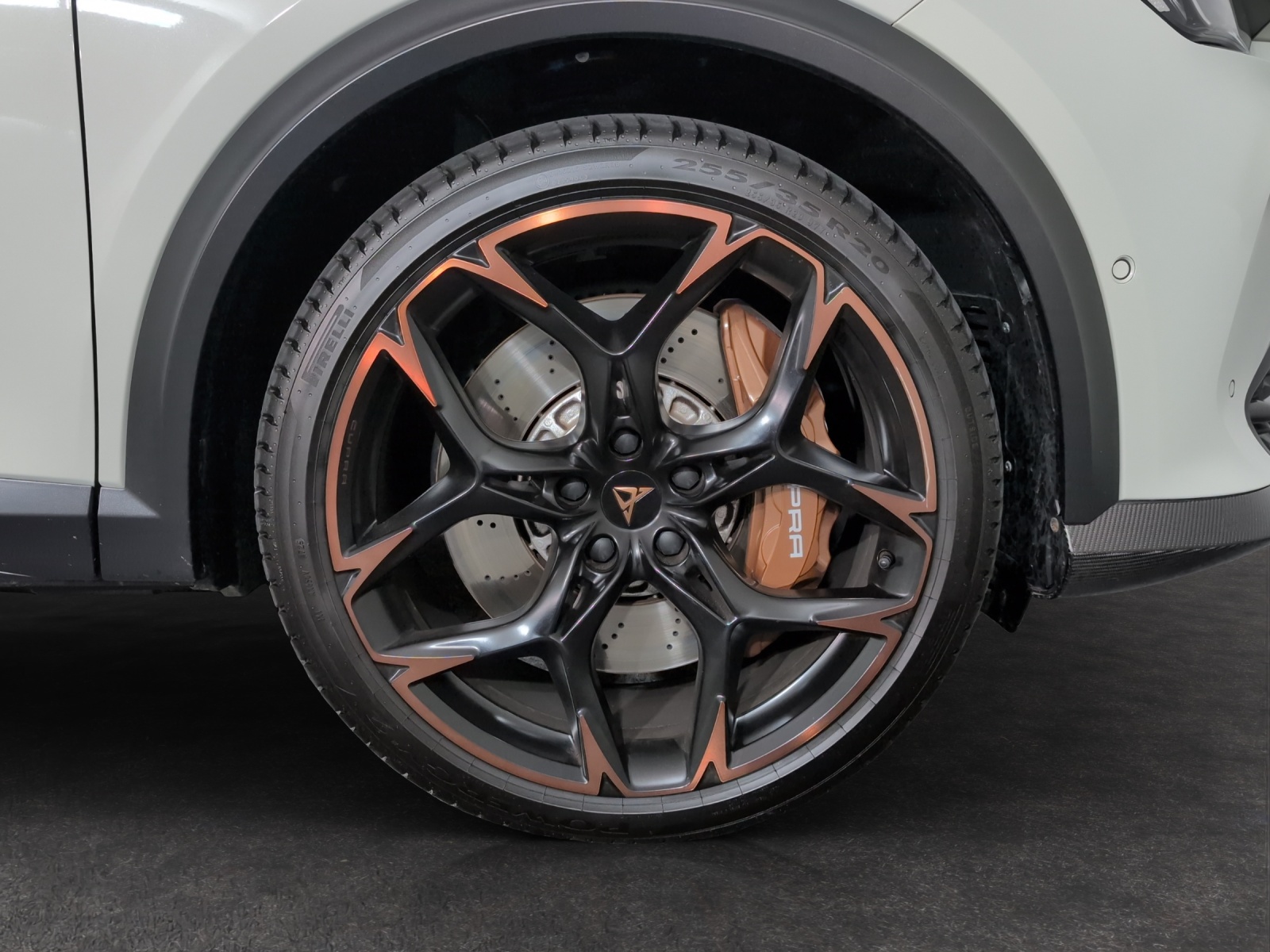 CUPRA Formentor 2.5TSI VZ5 Taiga Grey 4Drive DSG-image-4