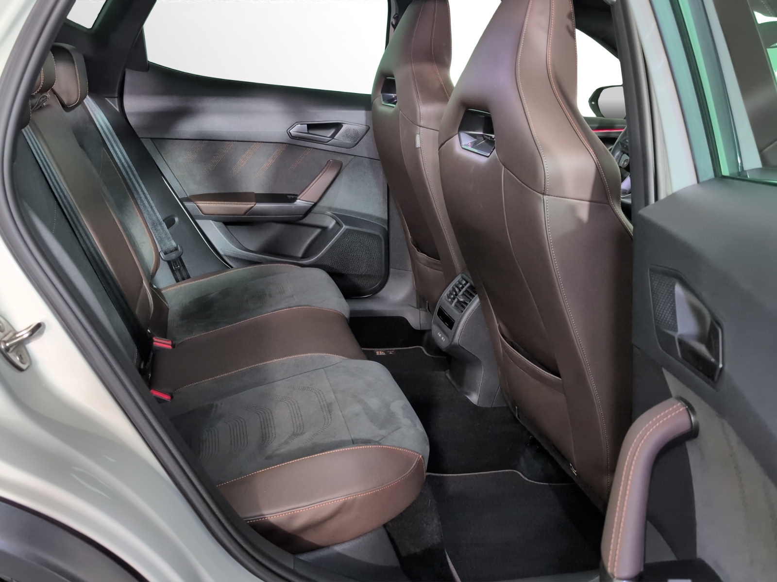 CUPRA Formentor 2.5TSI VZ5 Taiga Grey 4Drive DSG-image-8