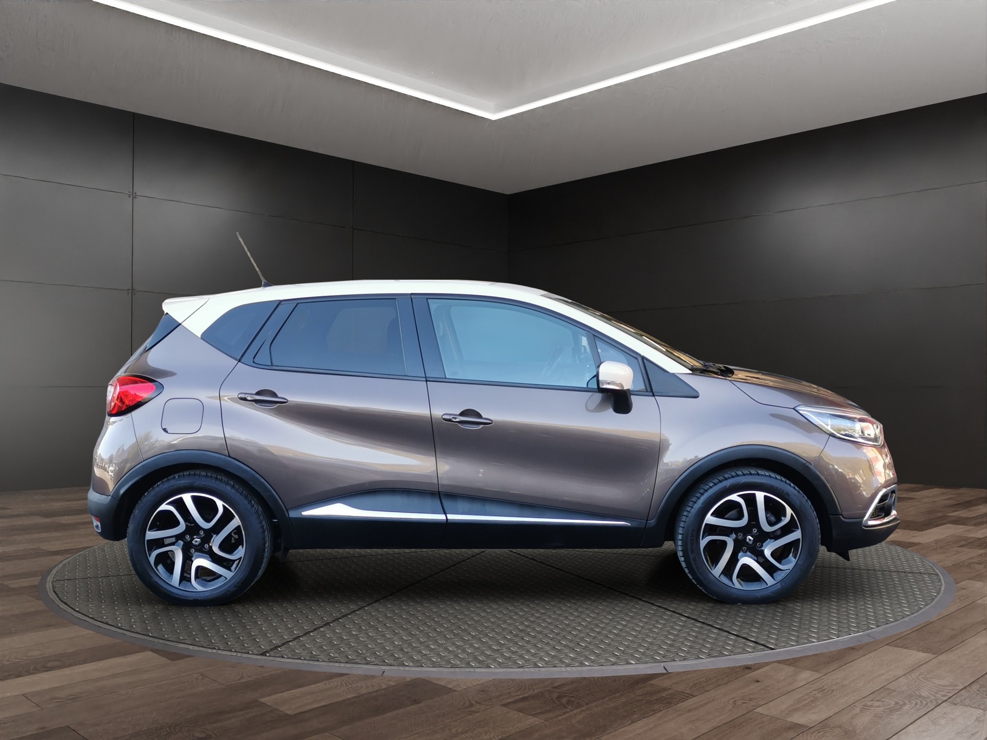 RENAULT Captur 1.2 T 16V Privilège EDC-image-4