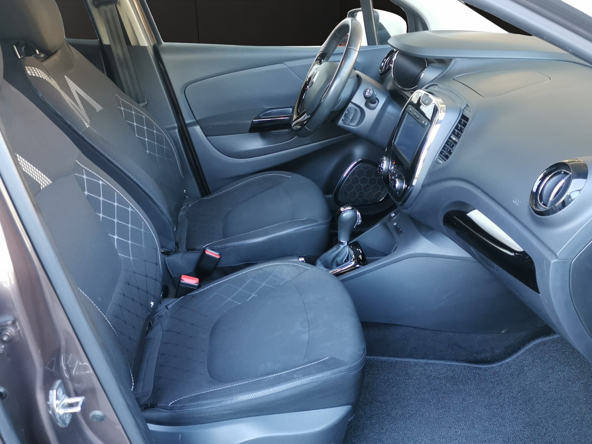 RENAULT Captur 1.2 T 16V Privilège EDC-image-13