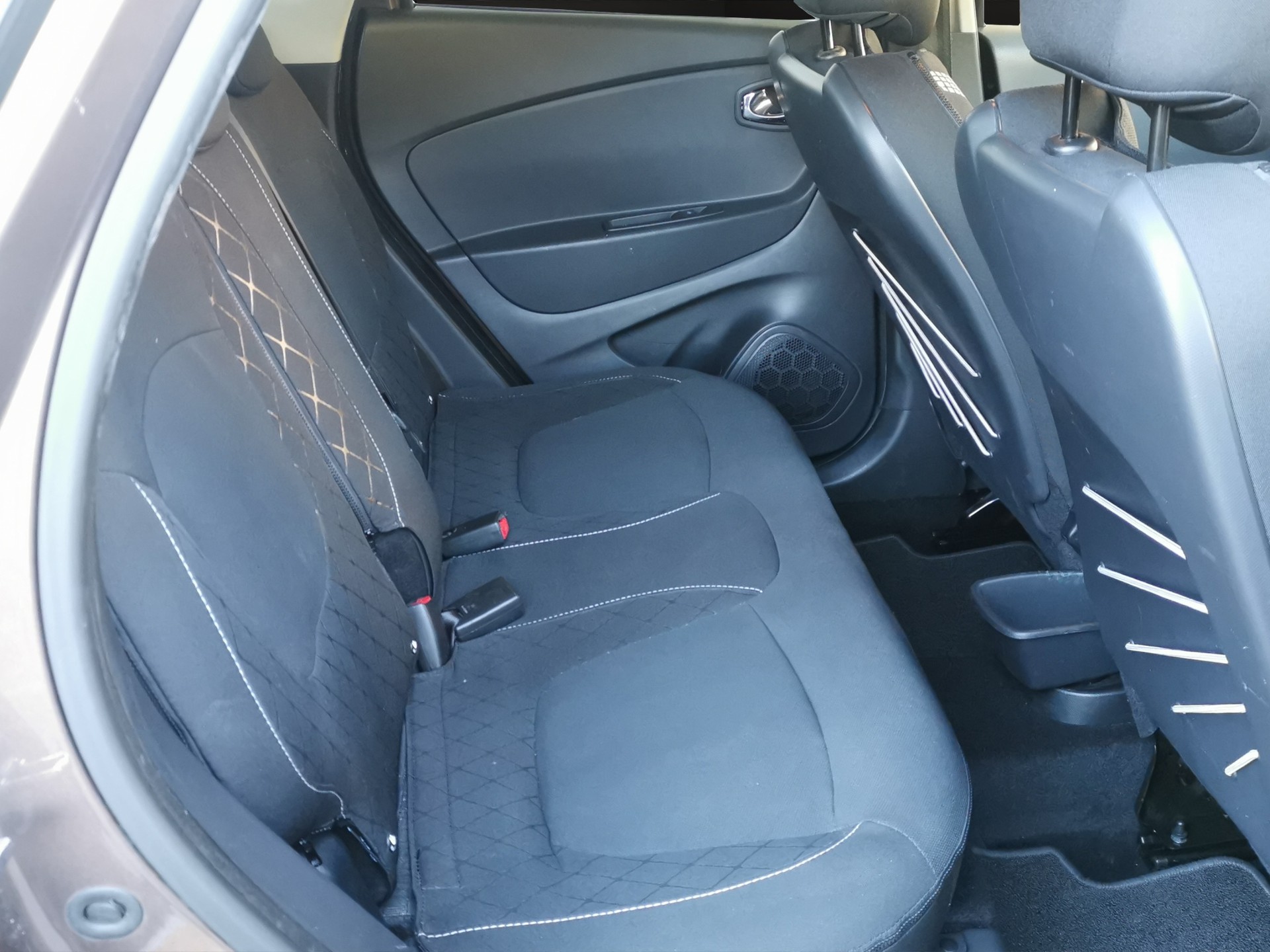 RENAULT Captur 1.2 T 16V Privilège EDC-image-14