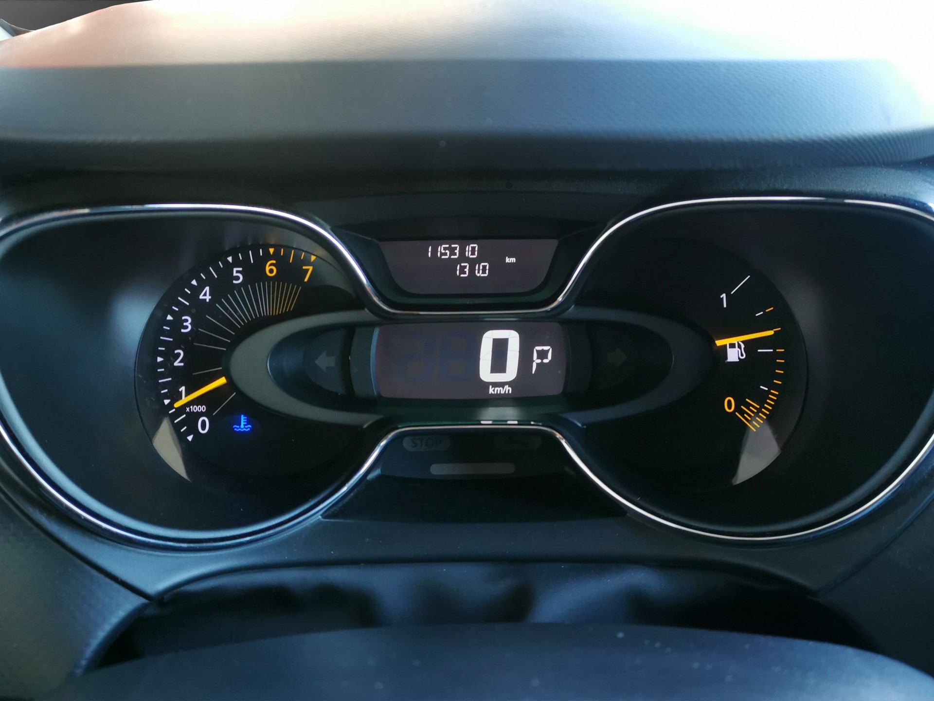 RENAULT Captur 1.2 T 16V Privilège EDC-image-16