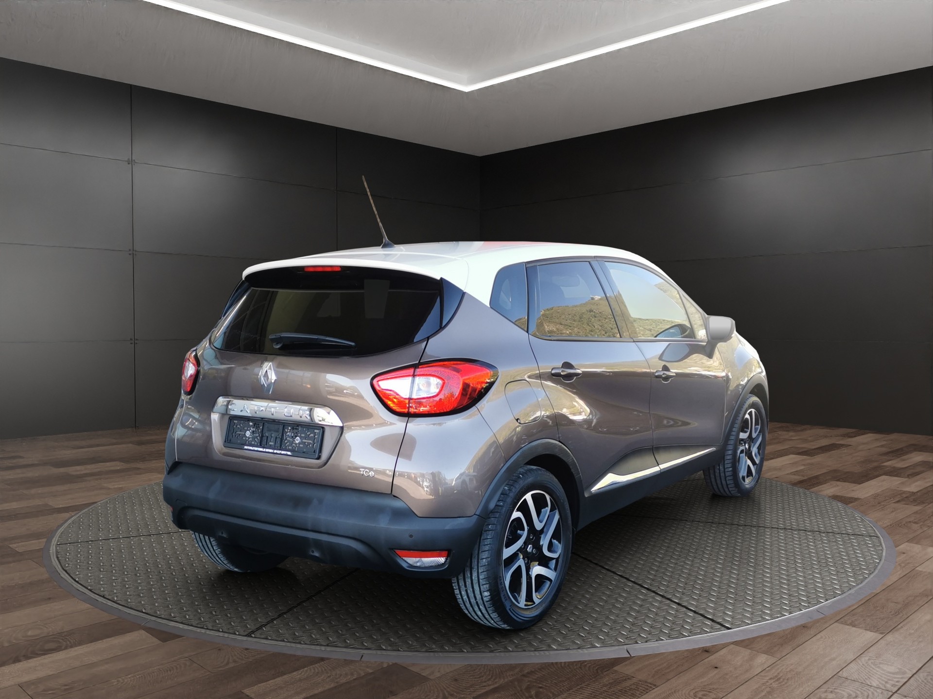 RENAULT Captur 1.2 T 16V Privilège EDC-image-5