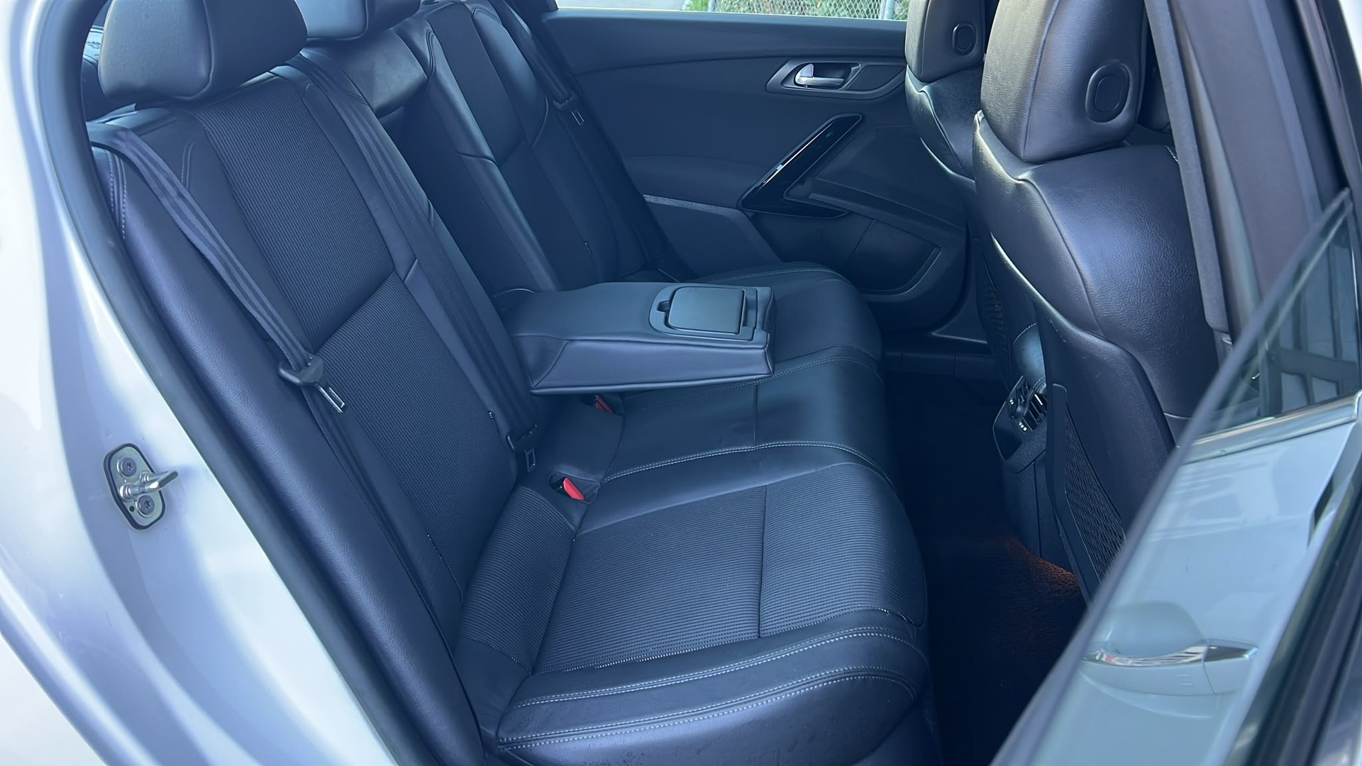 PEUGEOT 508 1.6 16V T Allure-image-14