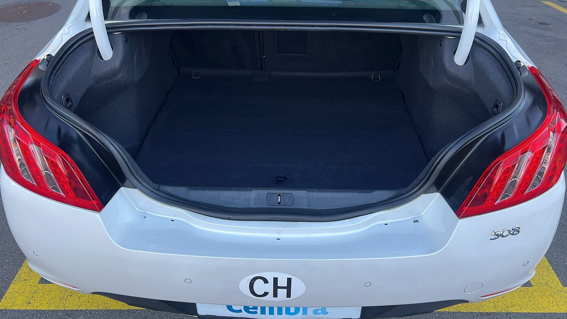 PEUGEOT 508 1.6 16V T Allure-image-15