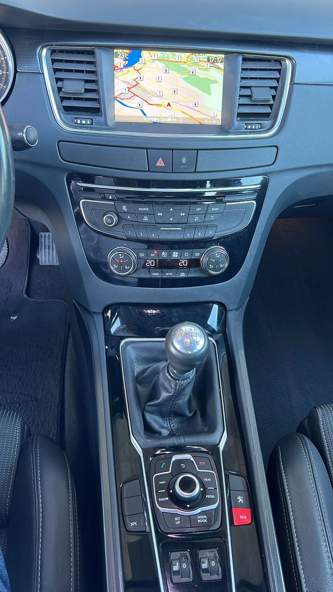 PEUGEOT 508 1.6 16V T Allure-image-12