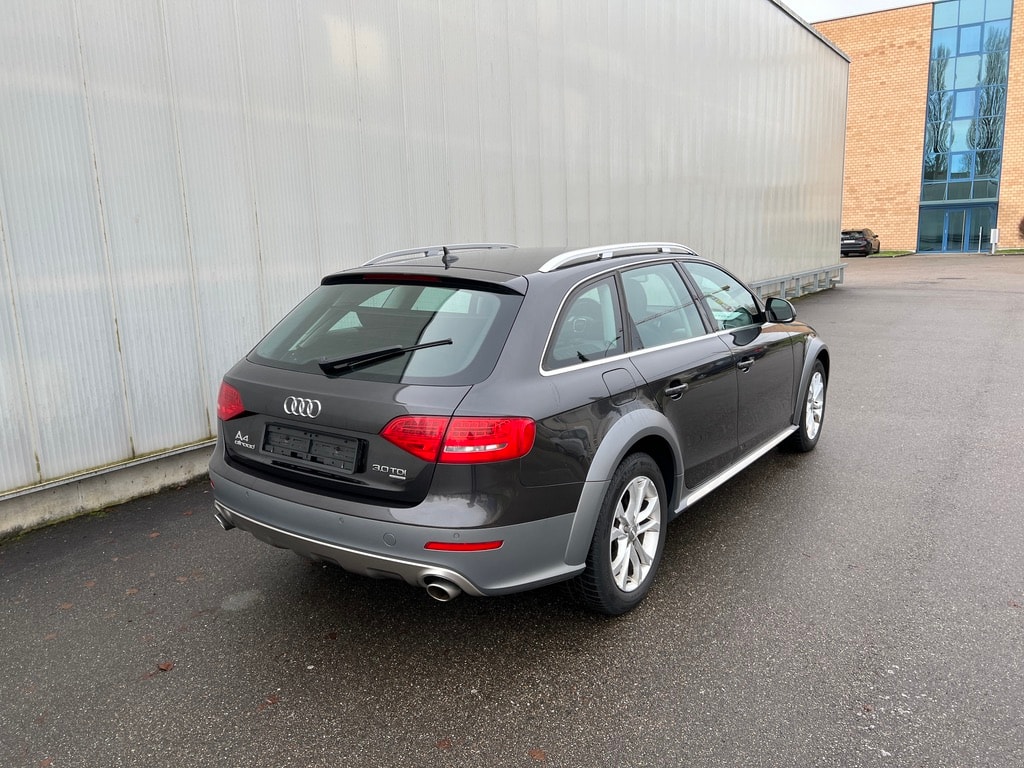 AUDI A4 ALLROAD-image-2