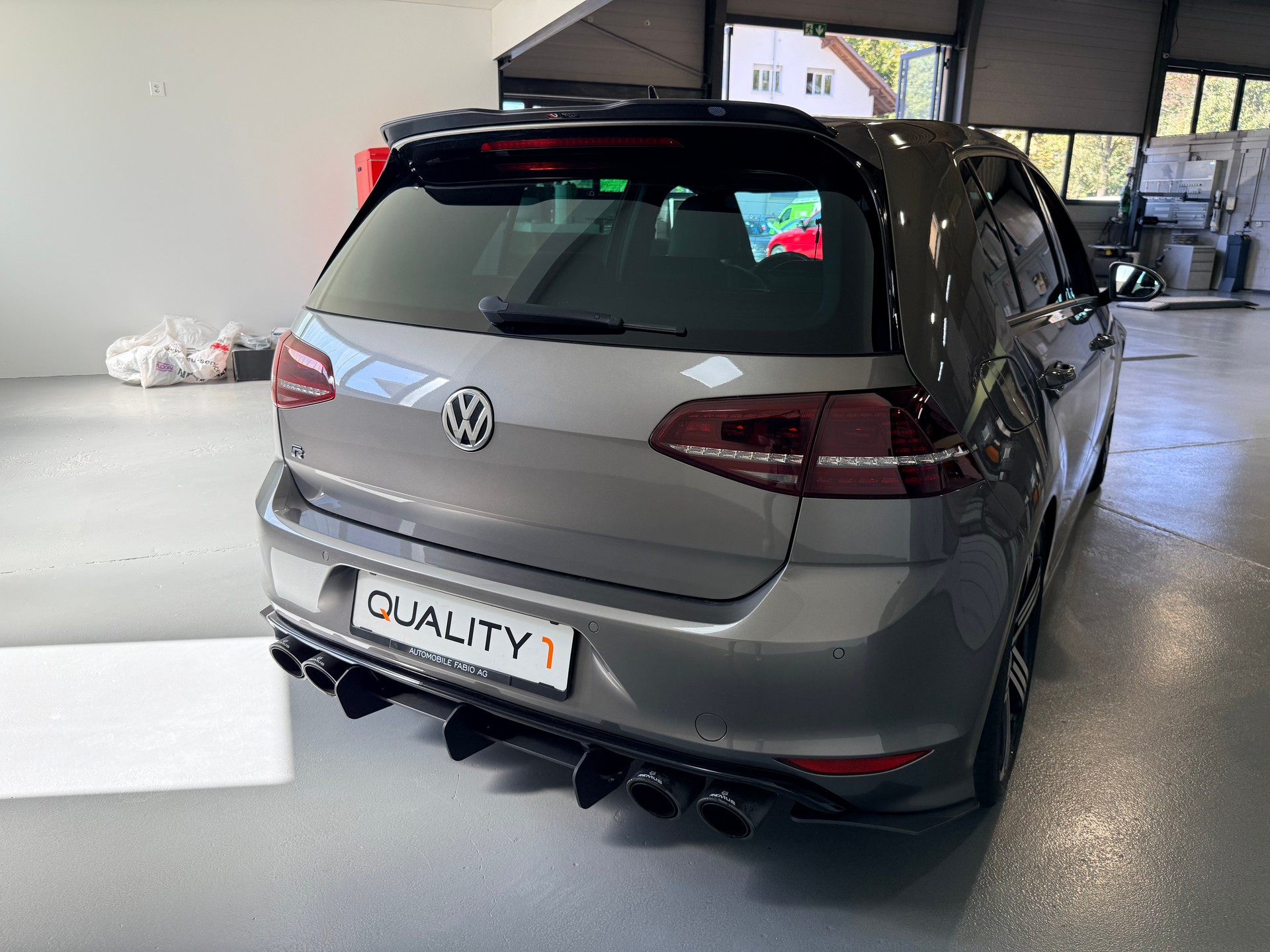 VW Golf 2.0 TSI R 4Motion DSG-image-5