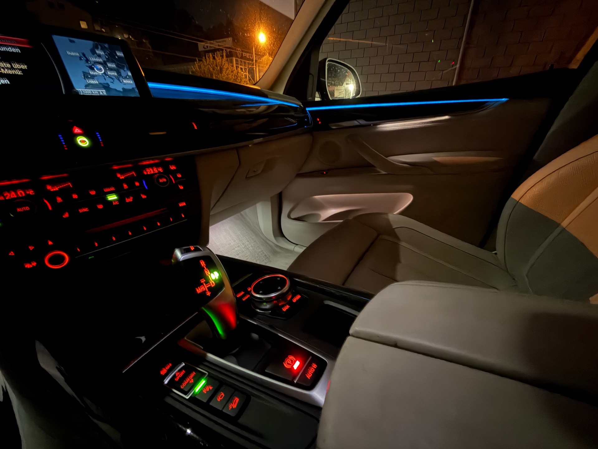 BMW X5 xDrive 30d Steptronic-image-12