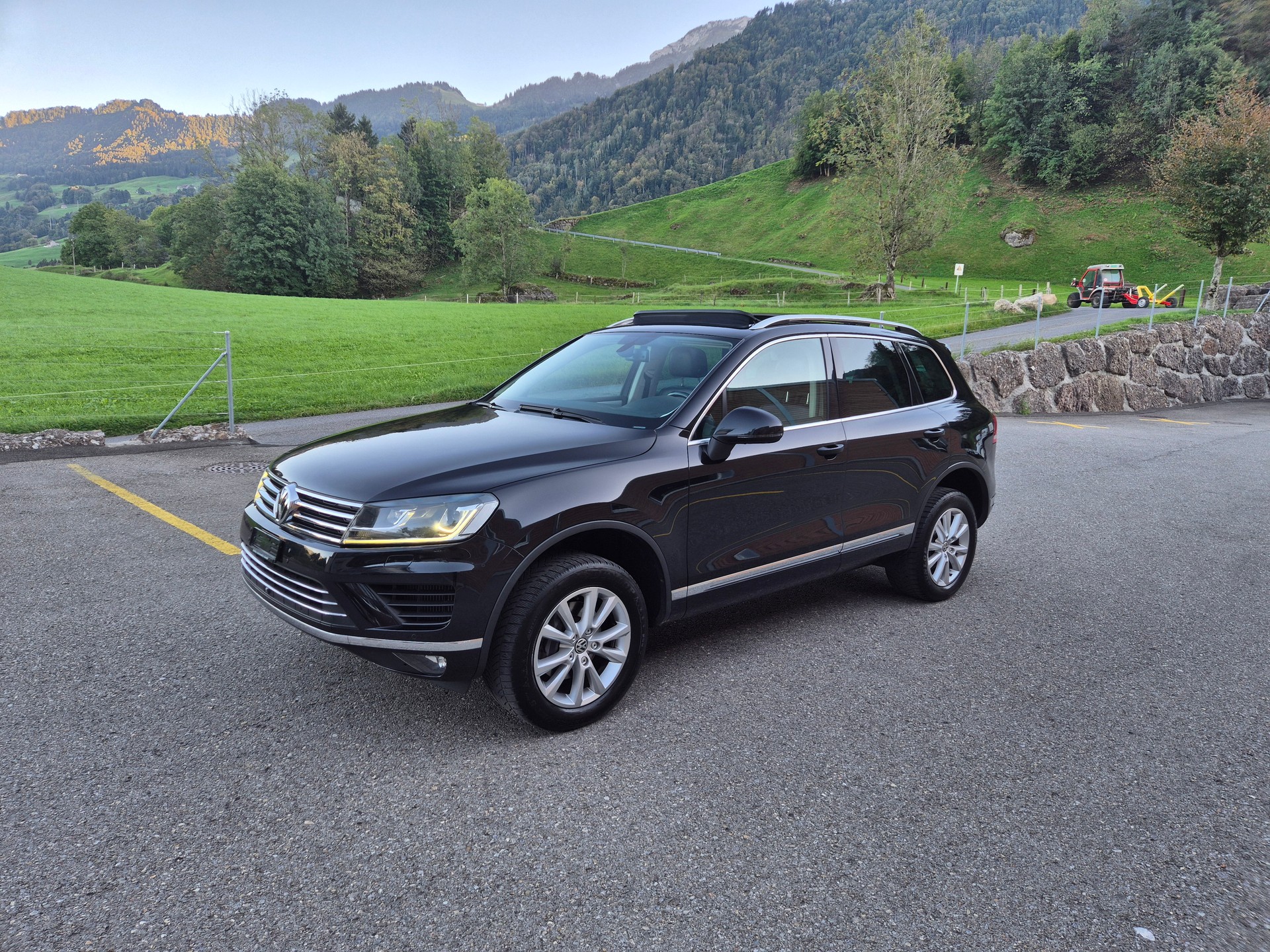 VW Touareg 3.0 TDI BlueMotion Technology Tiptronic-image-1
