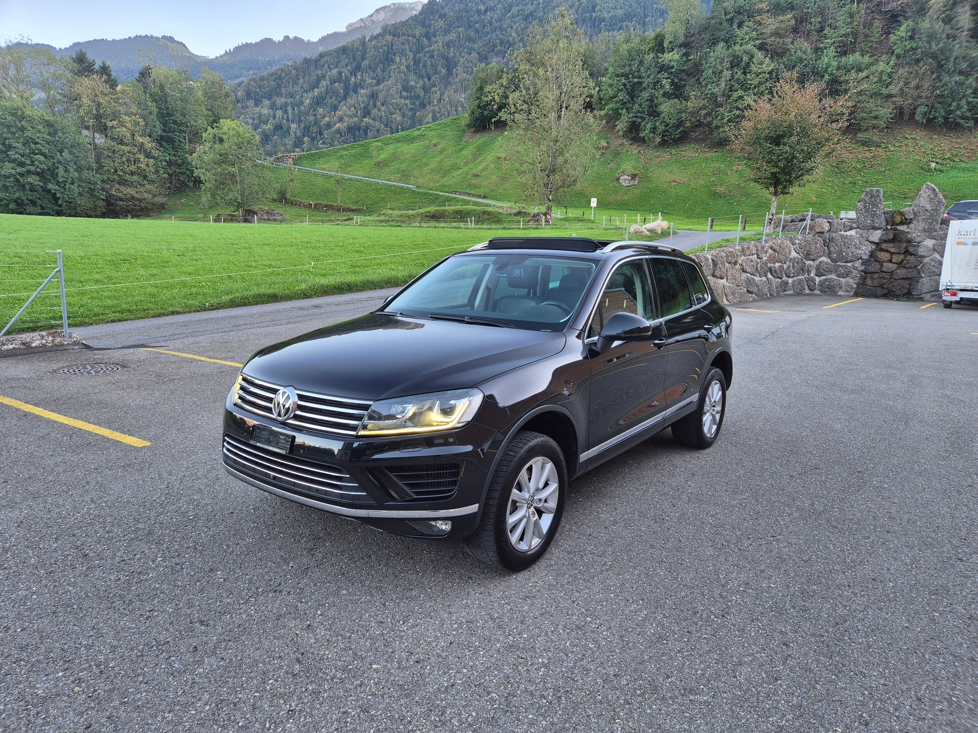 VW Touareg 3.0 TDI BlueMotion Technology Tiptronic-image-0