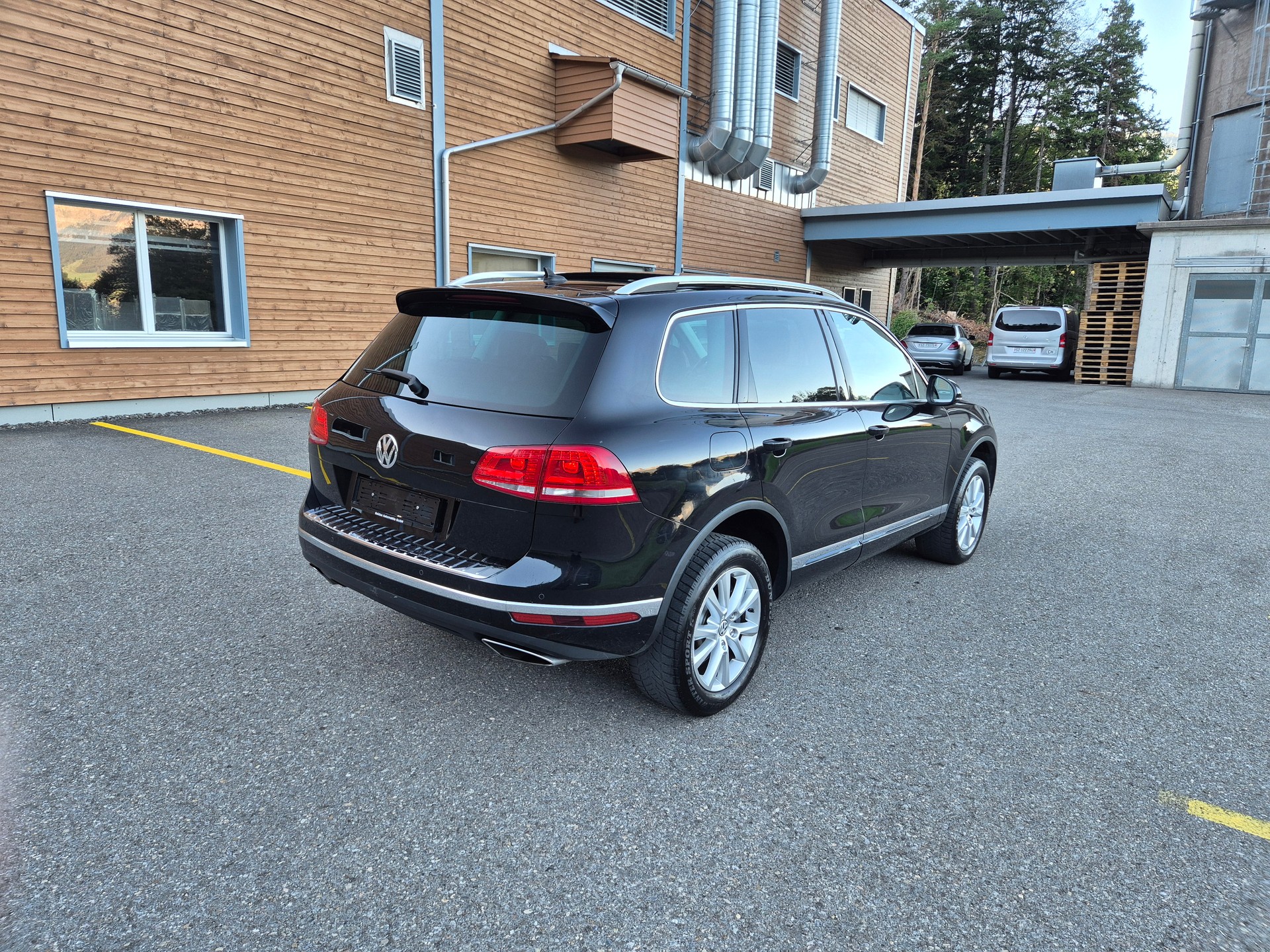 VW Touareg 3.0 TDI BlueMotion Technology Tiptronic-image-3