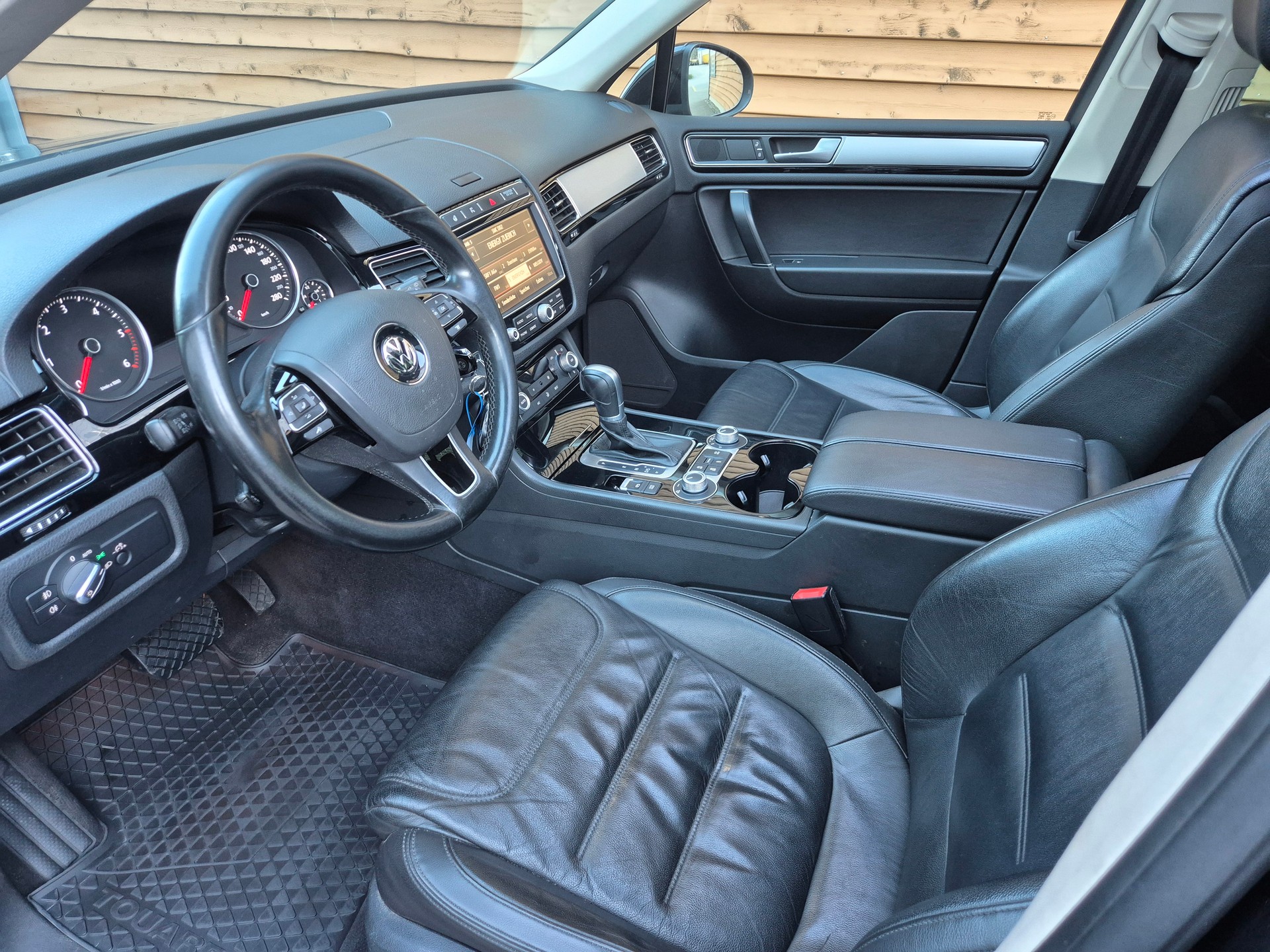 VW Touareg 3.0 TDI BlueMotion Technology Tiptronic-image-5