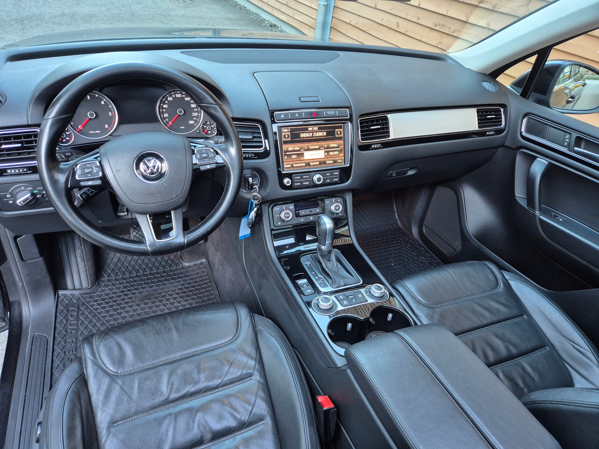 VW Touareg 3.0 TDI BlueMotion Technology Tiptronic-image-6