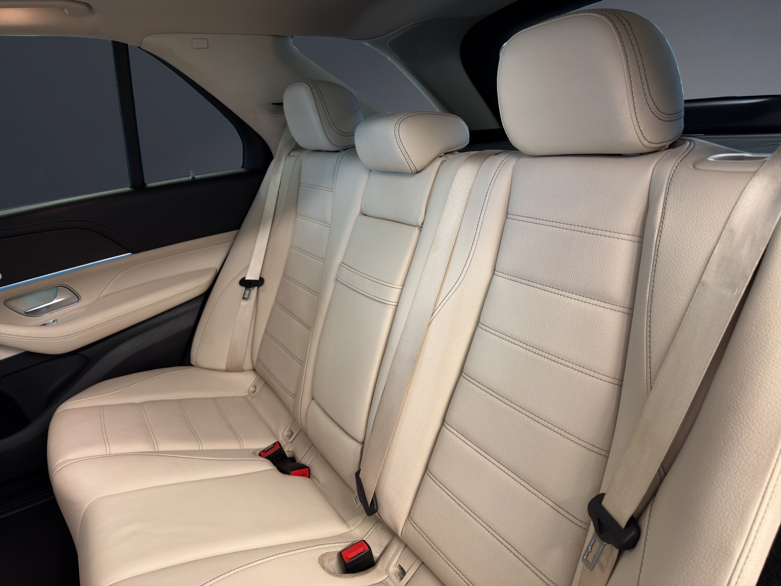 MERCEDES-BENZ GLE 300 d 4Matic-image-15