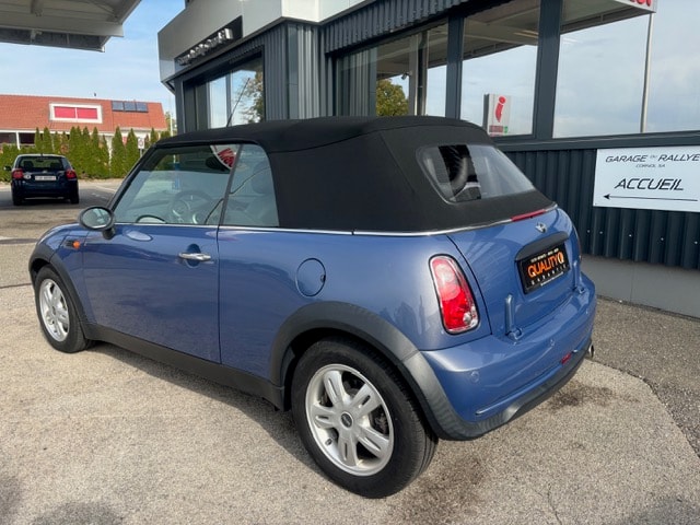 MINI One Cabriolet-image-2