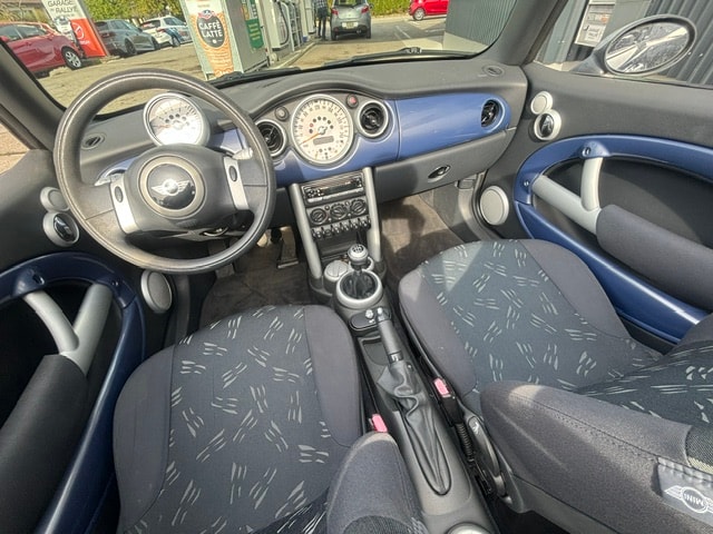 MINI One Cabriolet-image-14