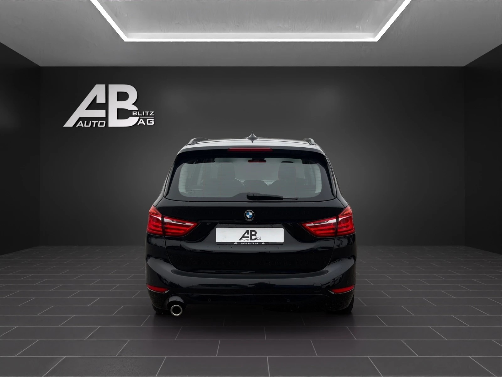 BMW 218i Gran Tourer Sport Line-image-3