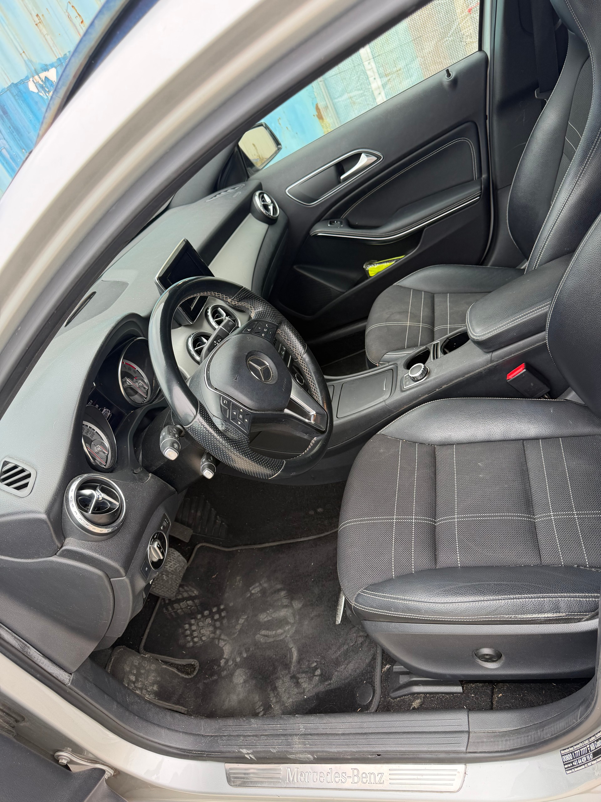 MERCEDES-BENZ GLA 200 7G-DCT-image-14