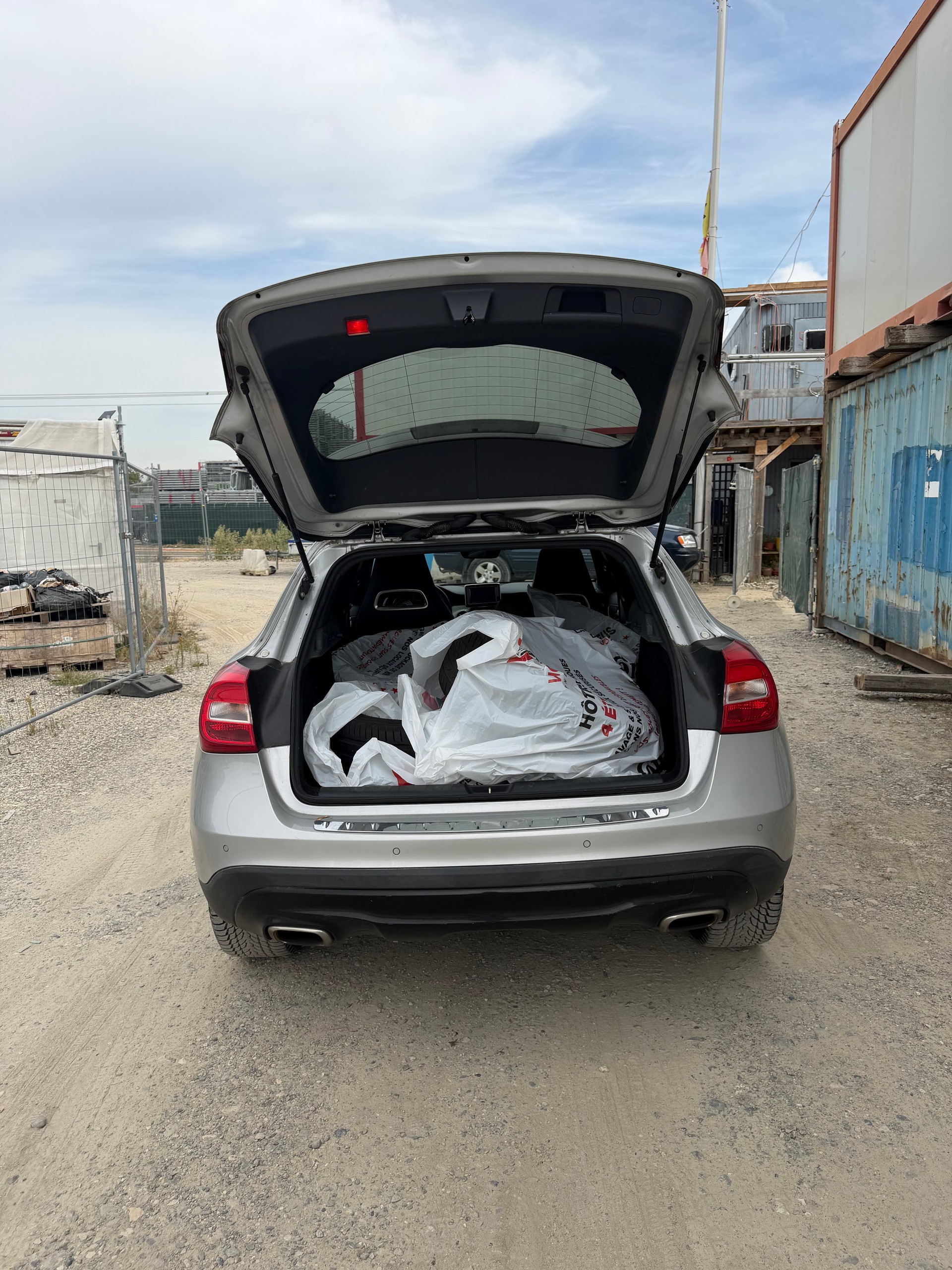 MERCEDES-BENZ GLA 200 7G-DCT-image-12