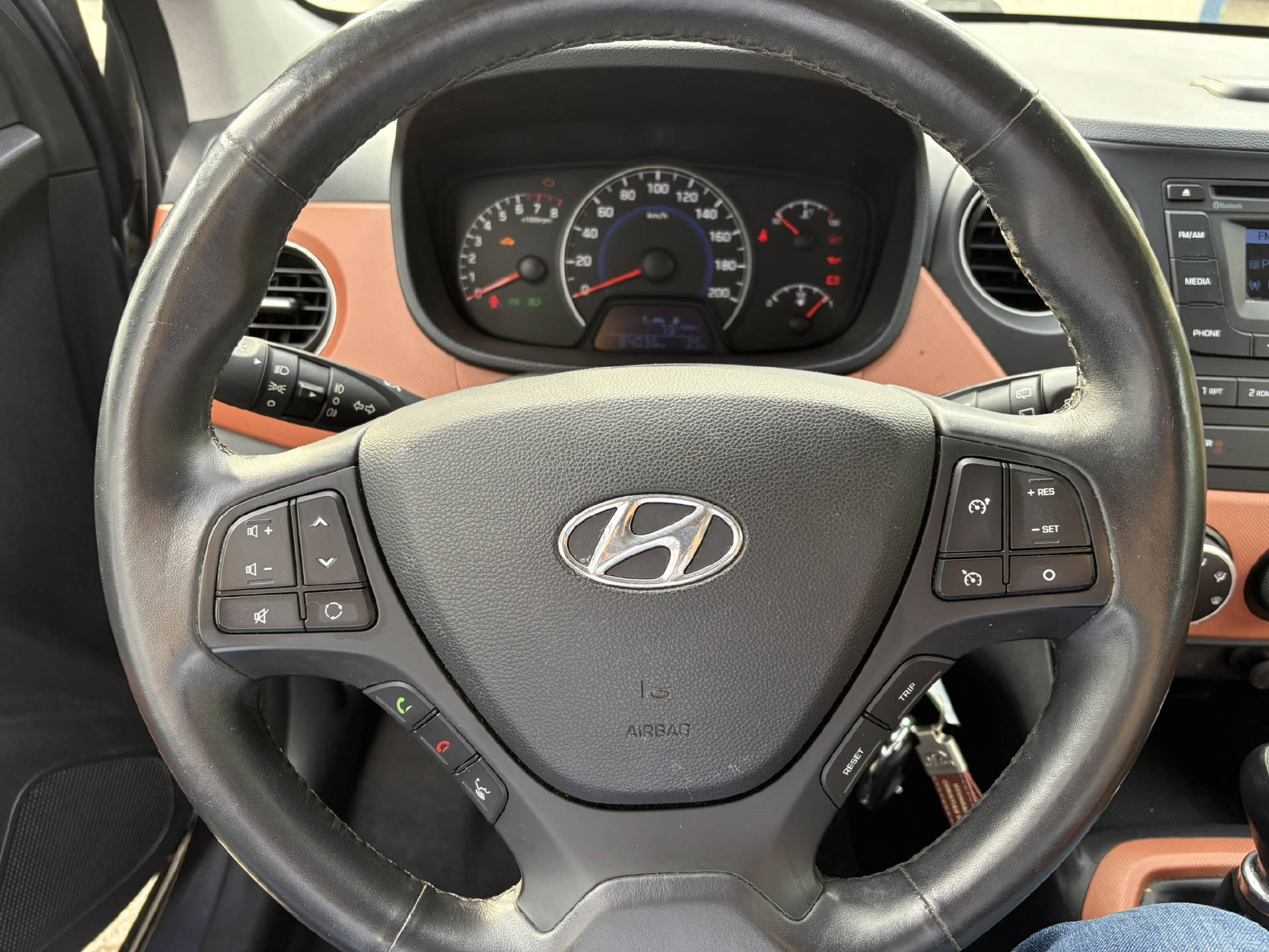 HYUNDAI i10 1.2 Amplia-image-10