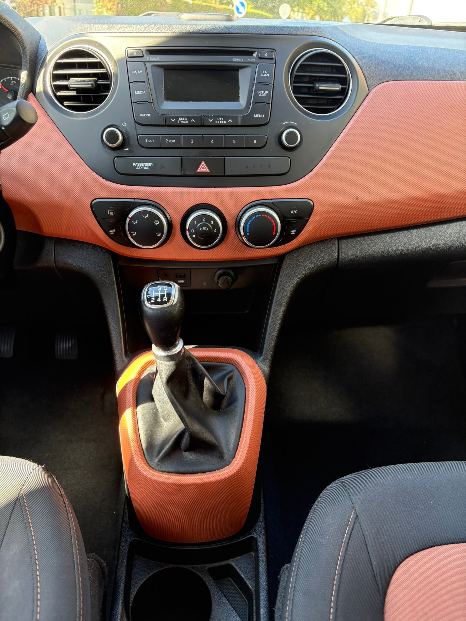 HYUNDAI i10 1.2 Amplia-image-5