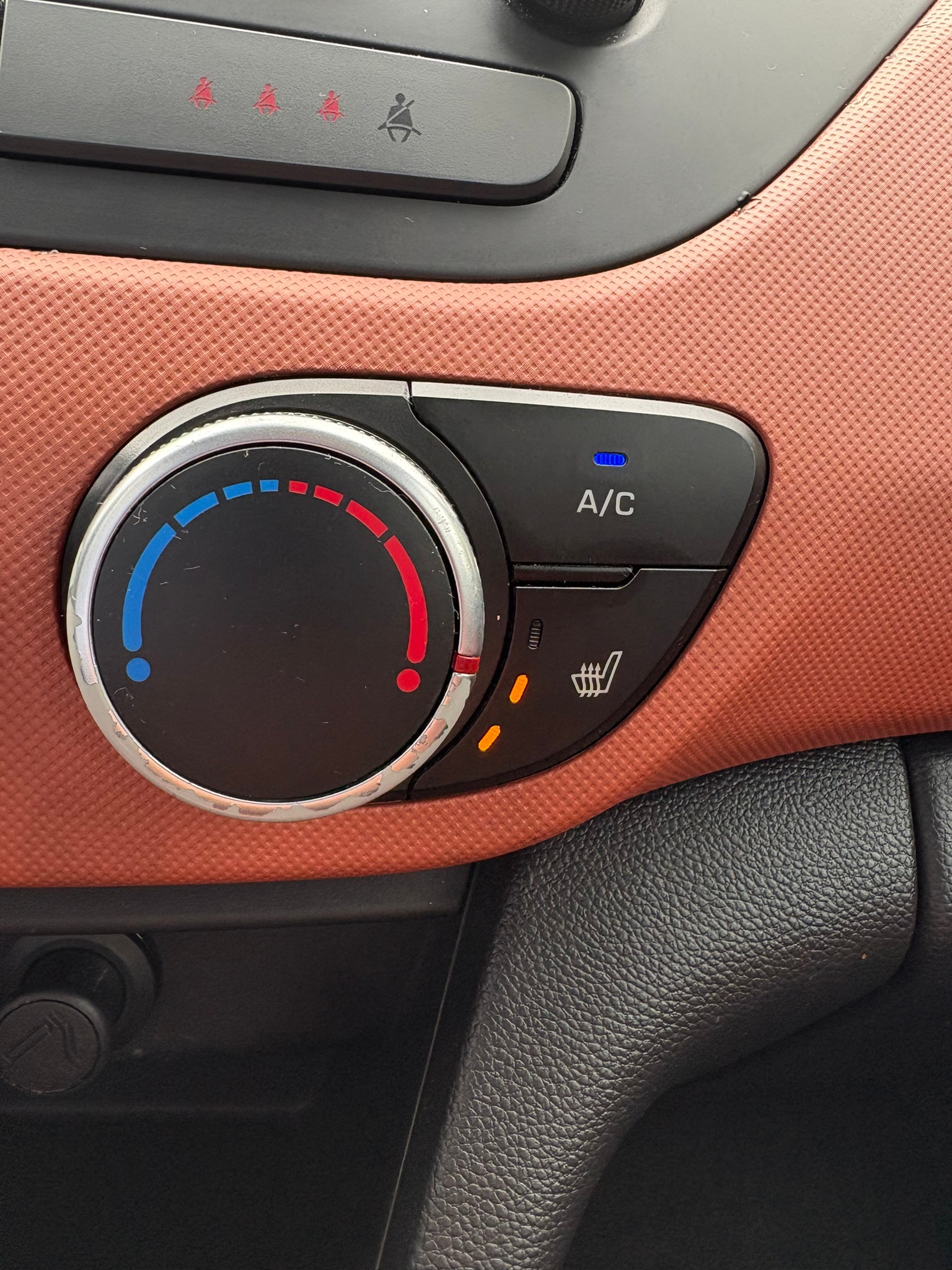 HYUNDAI i10 1.2 Amplia-image-12