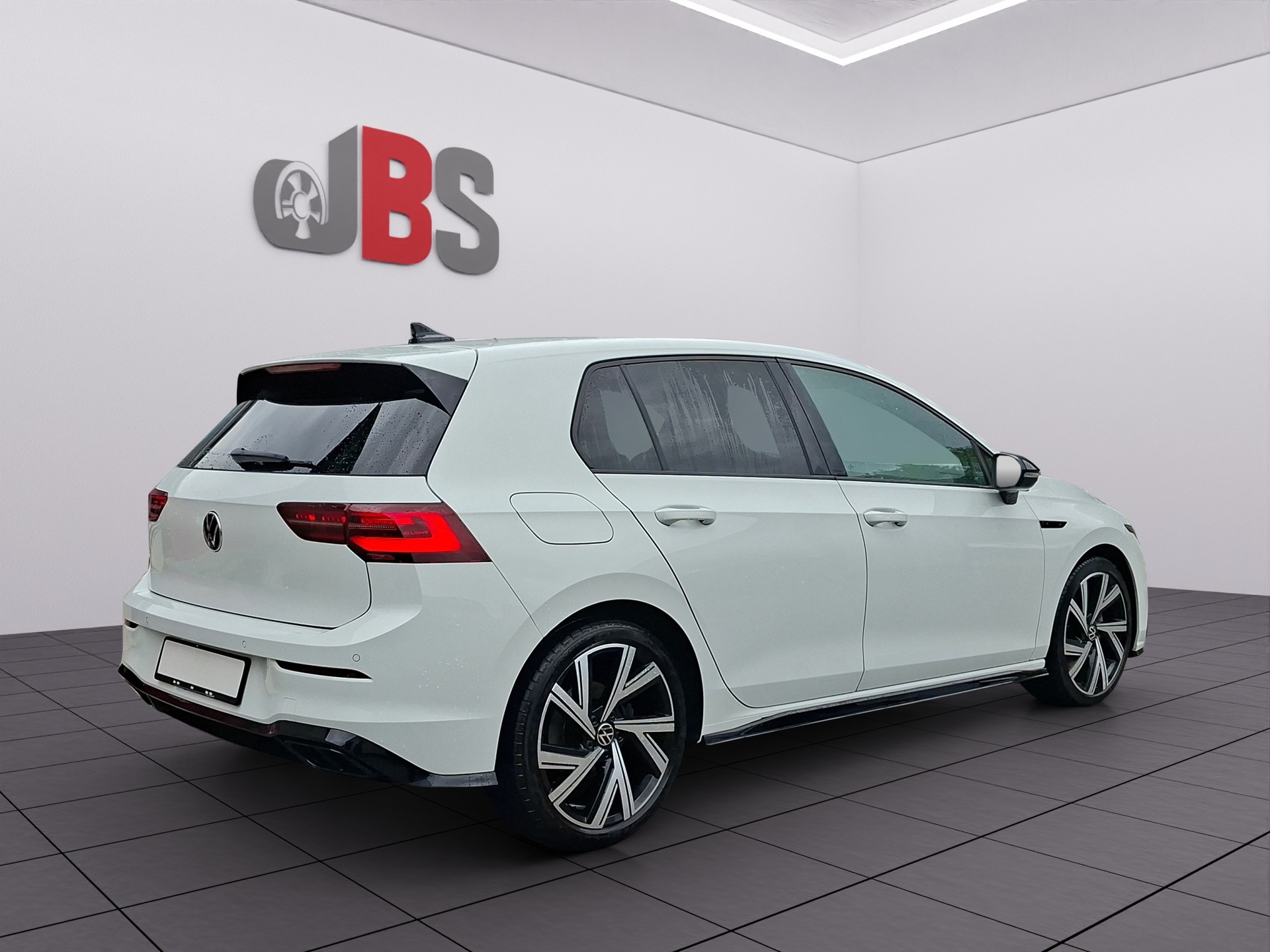 VW Golf 1.5 eTSI mHEV ACT R-Line DSG-image-2