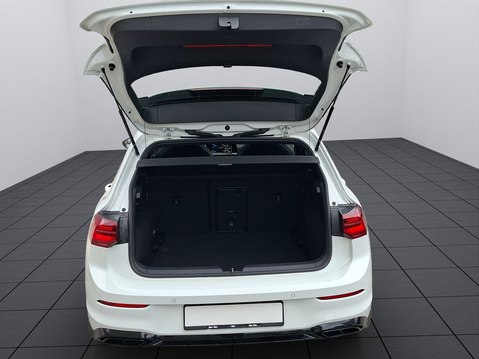 VW Golf 1.5 eTSI mHEV ACT R-Line DSG-image-8