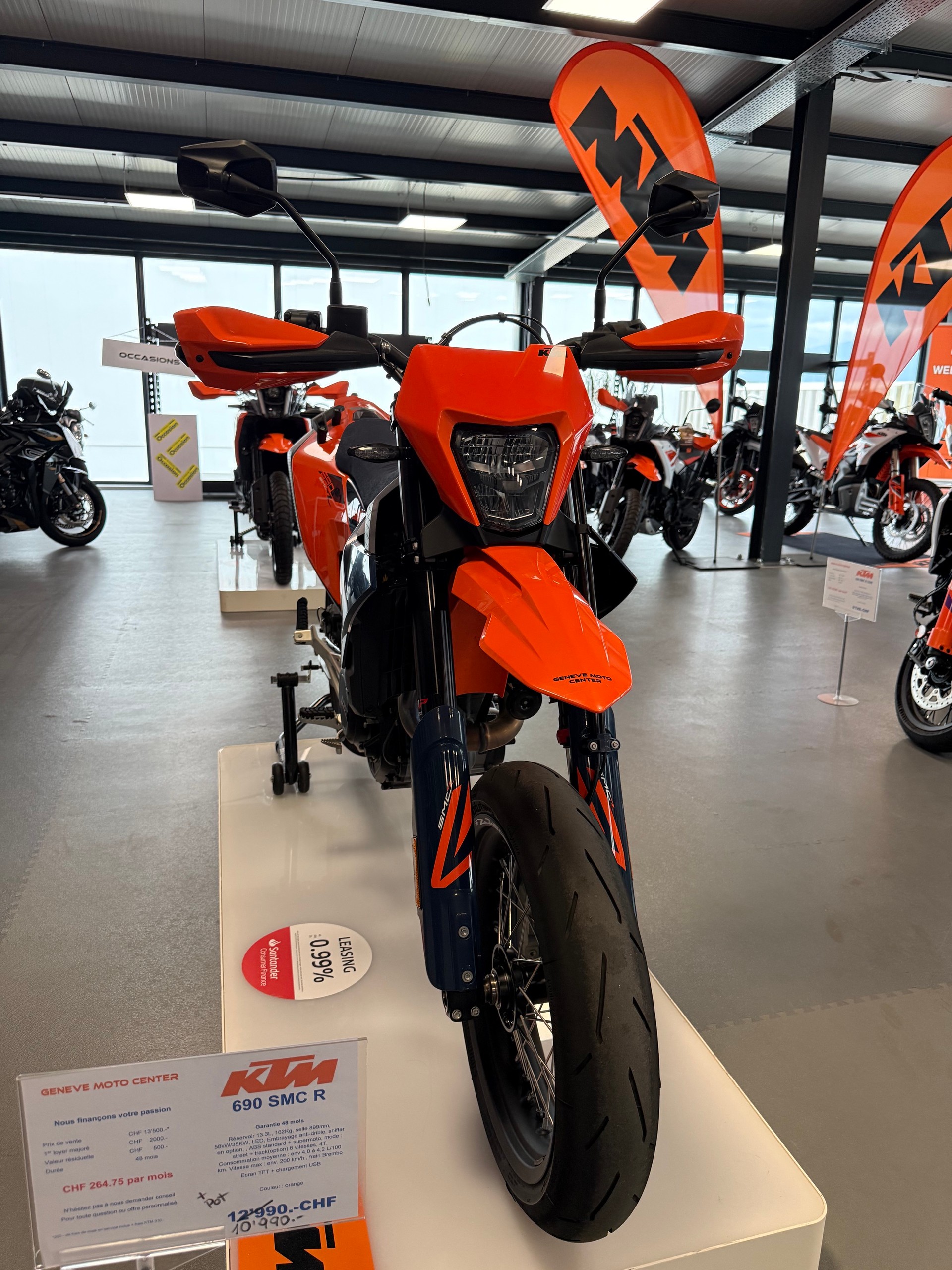 KTM 690 SMC R-showroom-element-3
