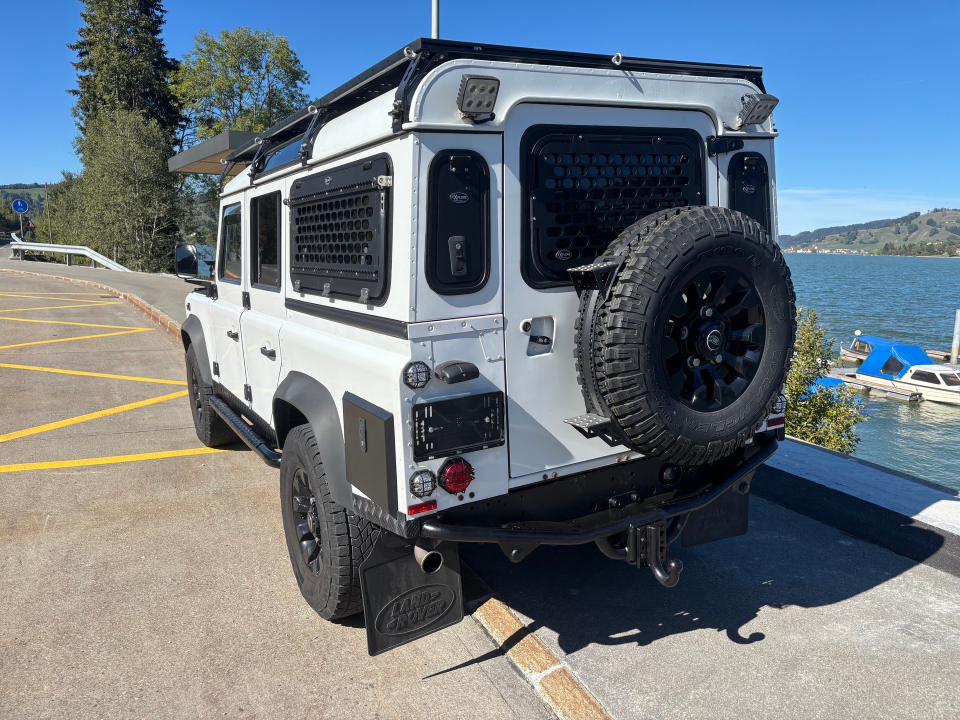 LAND ROVER Defender 110 2.2 TD4 Station Wagon Legend-image-7