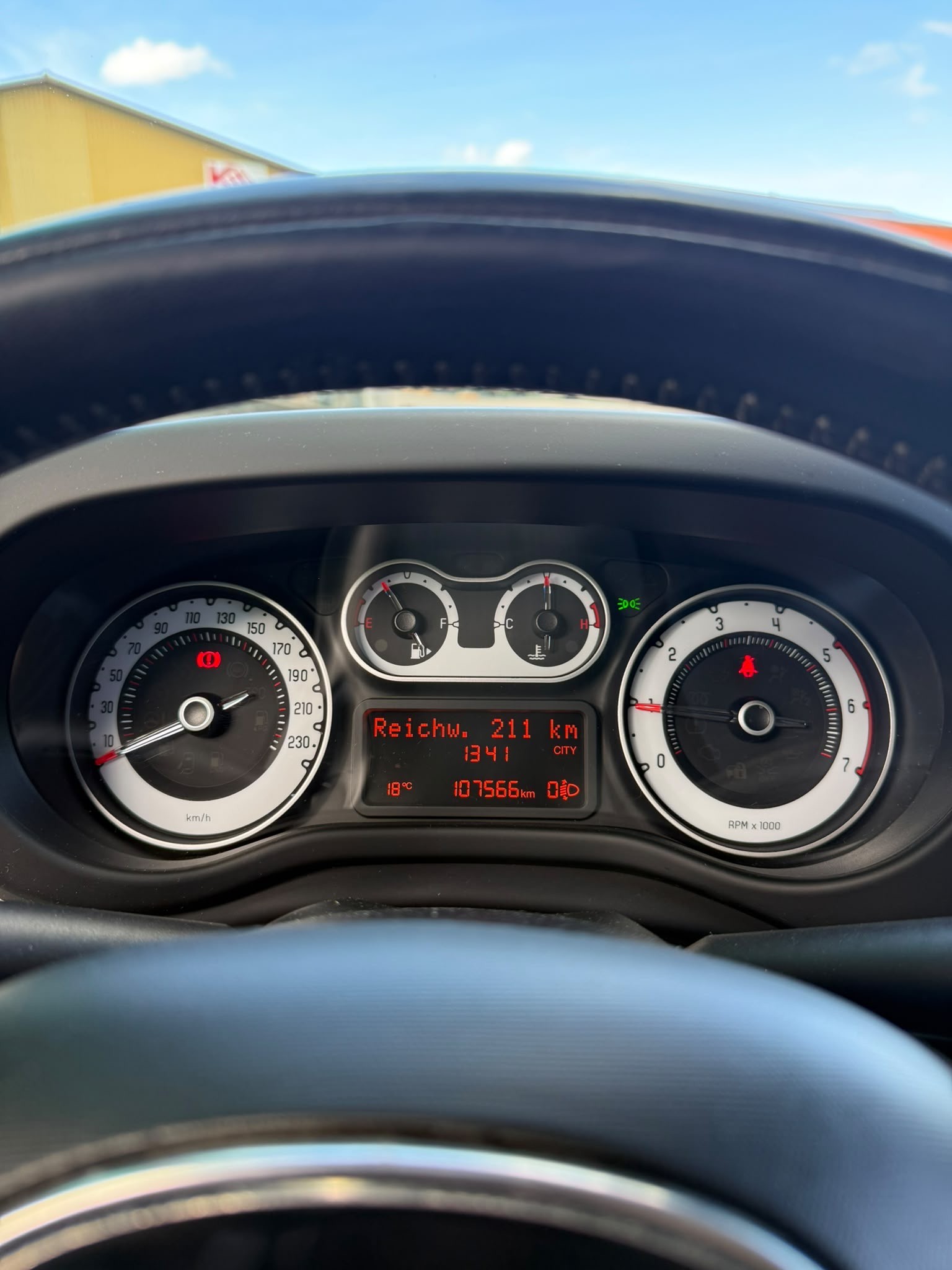 FIAT 500L 1.6 JTD Lounge-image-13
