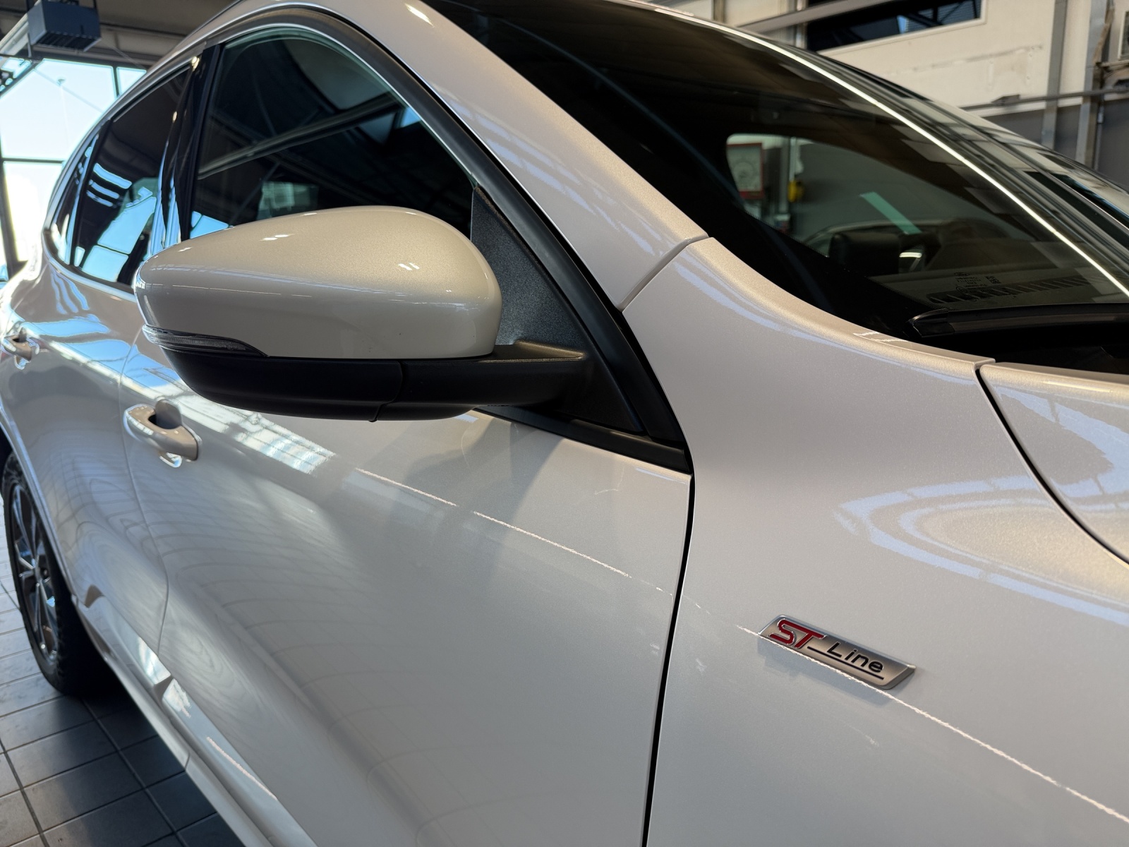 FORD Kuga 2.5 Hybrid ST-Line 4x4-image-21