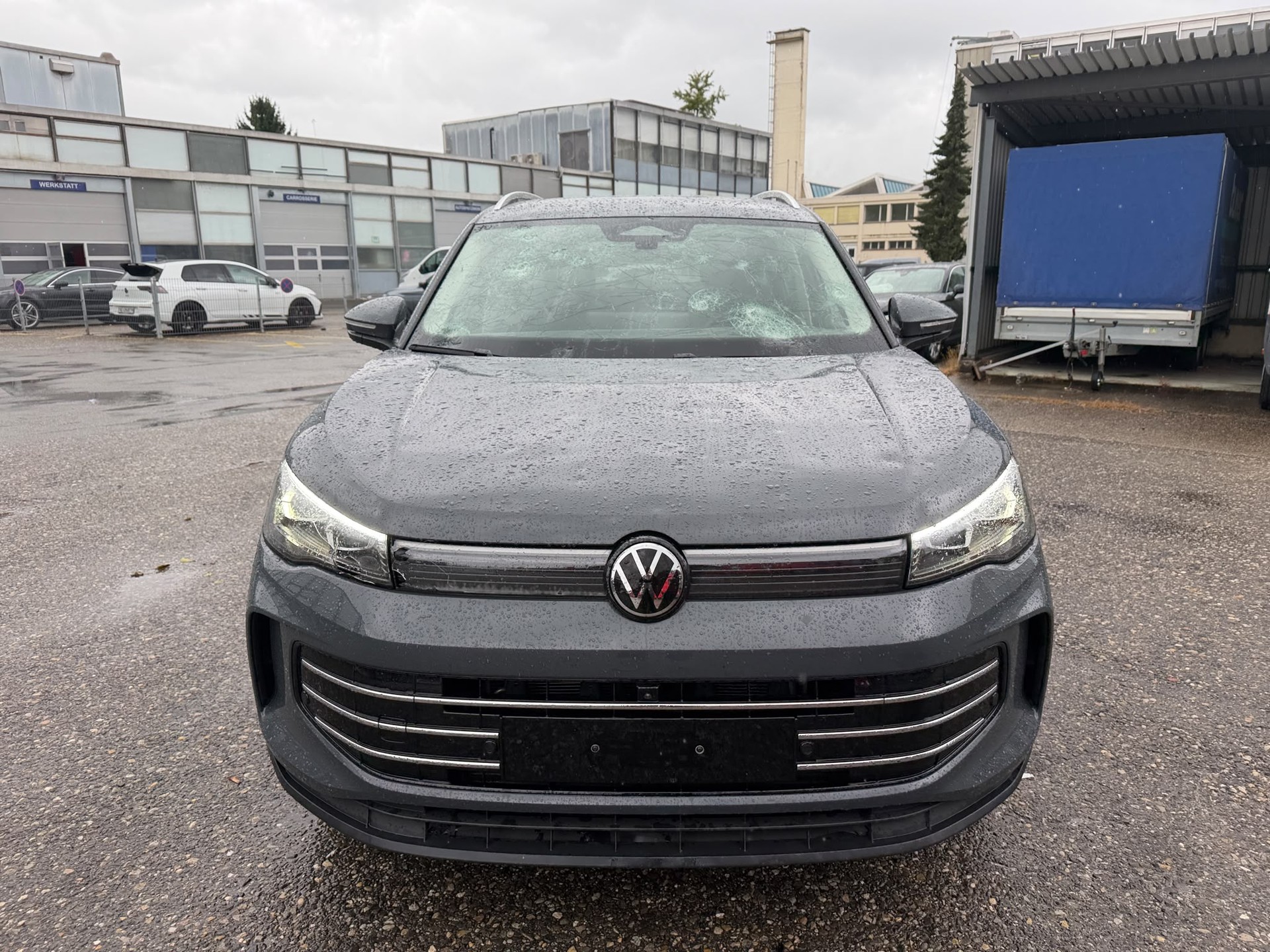 VW Tiguan 2.0 TDI SCR Elegance 4Motion DSG-image-2