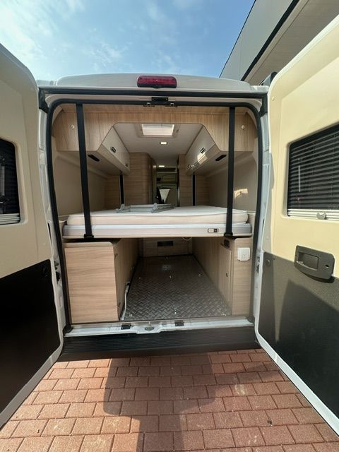 CI CARAVANSINTERNATIONAL Kyros Duo XL EVO LIMITED Heckbett mit elektrischer Hebevorrichtung-image-11