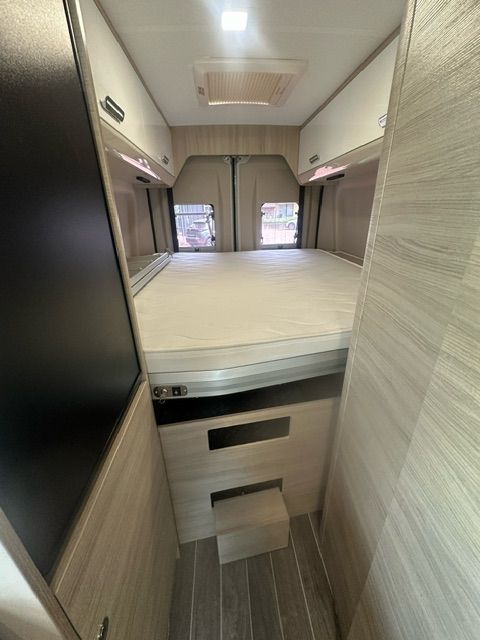 CI CARAVANSINTERNATIONAL Kyros Duo XL EVO LIMITED Heckbett mit elektrischer Hebevorrichtung-image-8