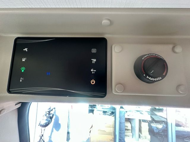 CI CARAVANSINTERNATIONAL Kyros Duo XL EVO LIMITED Heckbett mit elektrischer Hebevorrichtung-image-15