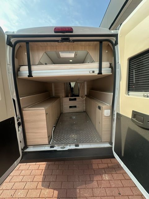 CI CARAVANSINTERNATIONAL Kyros Duo XL EVO LIMITED Heckbett mit elektrischer Hebevorrichtung-image-10