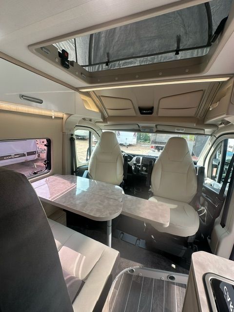 CI CARAVANSINTERNATIONAL Kyros Duo XL EVO LIMITED Heckbett mit elektrischer Hebevorrichtung-image-2