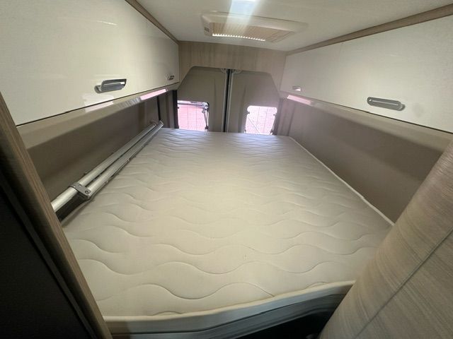 CI CARAVANSINTERNATIONAL Kyros Duo XL EVO LIMITED Heckbett mit elektrischer Hebevorrichtung-image-7