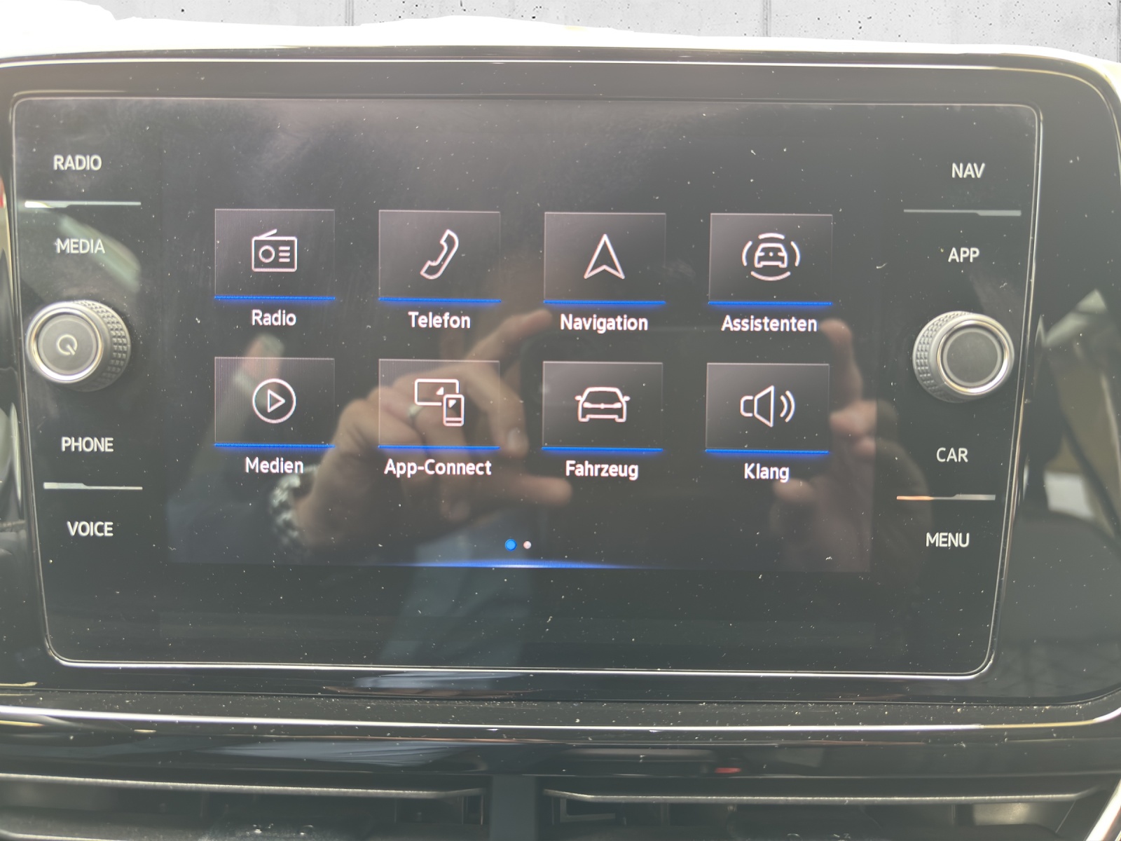 VW T-Roc 1.5 TSI EVO R-Line DSG mit AHK, Design-Paket "Black Style" & Rückfahrkamera-image-17