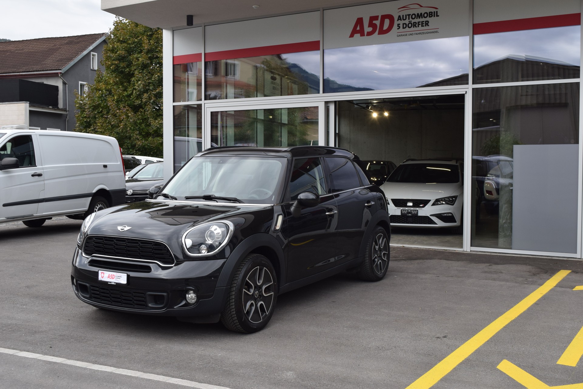 MINI Countryman Cooper SD ALL4 Steptronic-image-1