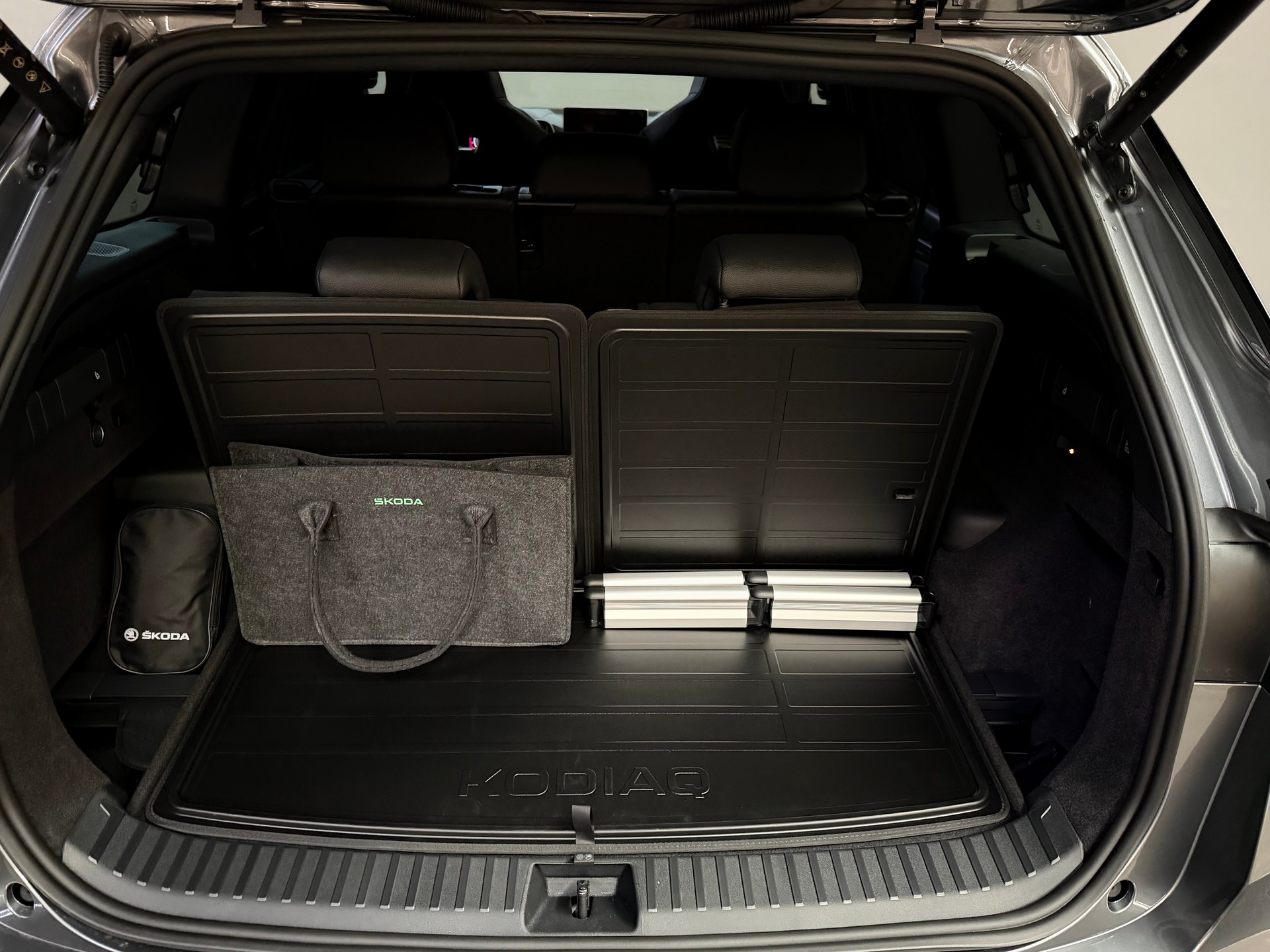 SKODA Kodiaq 2.0 TSI RS 4x4 7 Plätze-image-16