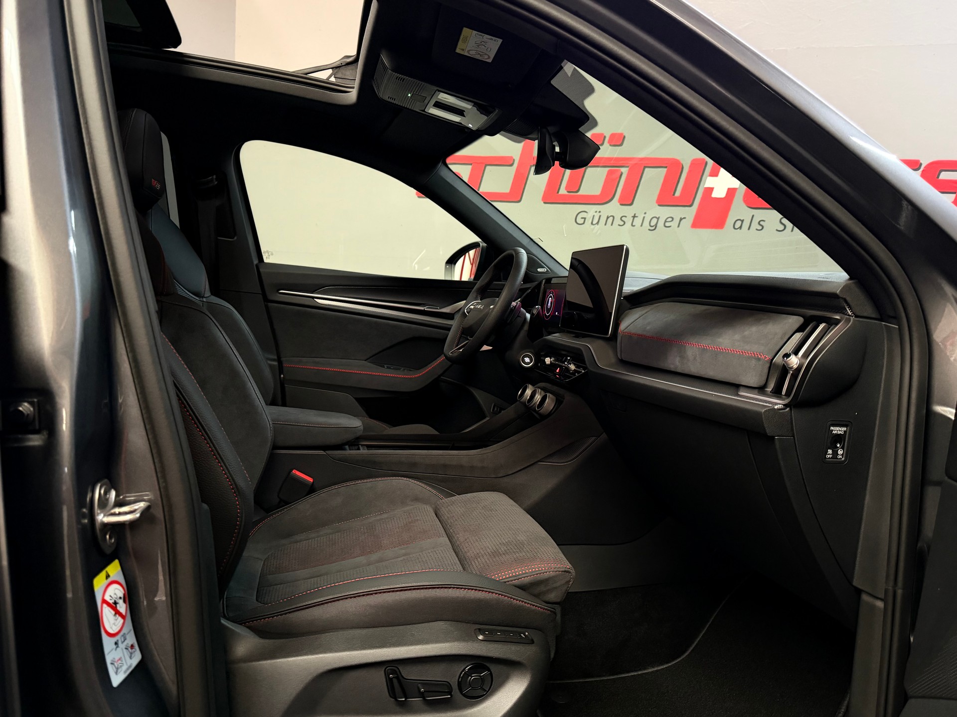 SKODA Kodiaq 2.0 TSI RS 4x4 7 Plätze-image-17
