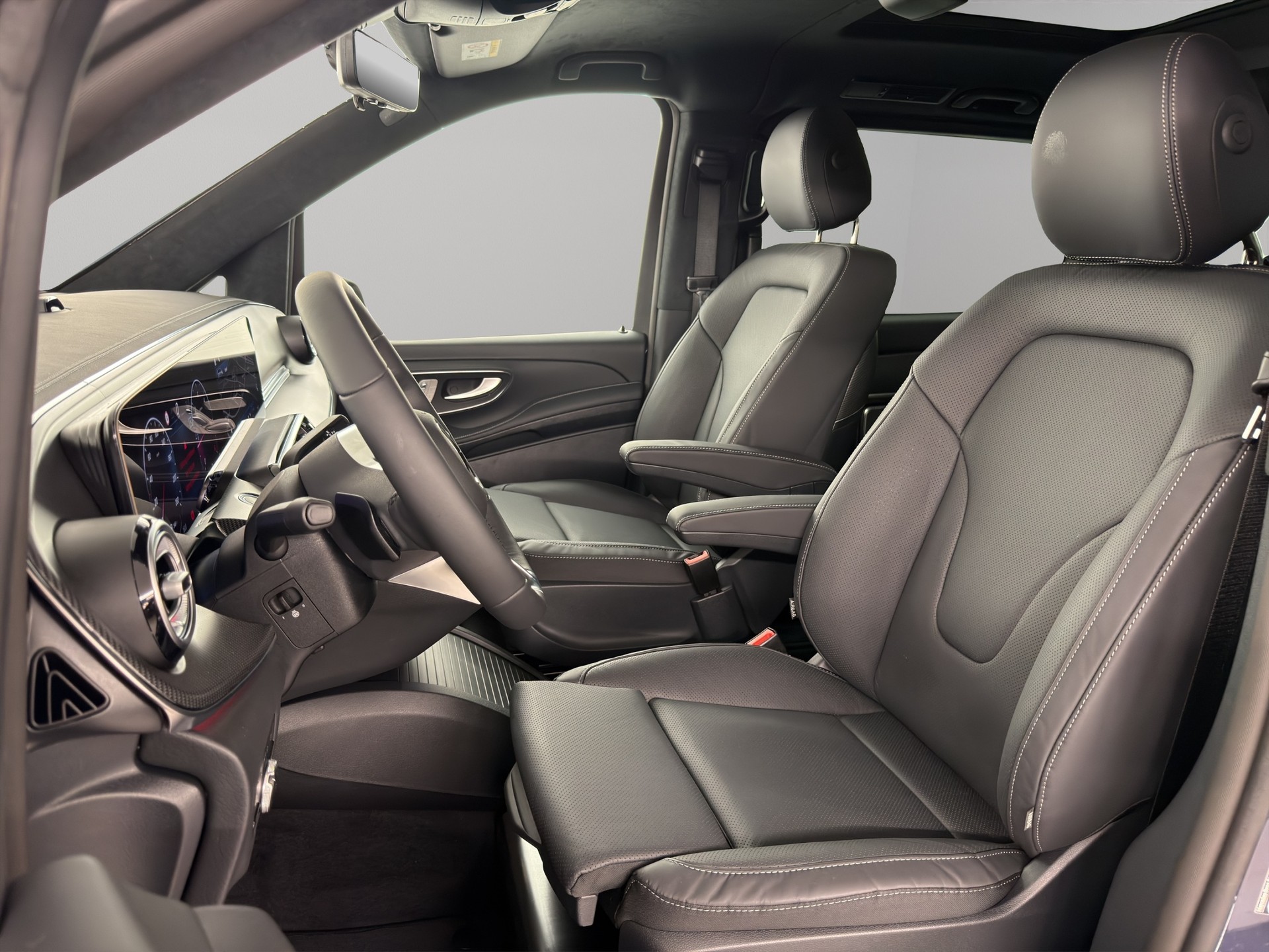 MERCEDES-BENZ V 300 d Swiss Ed. lang 4matic Van-image-8