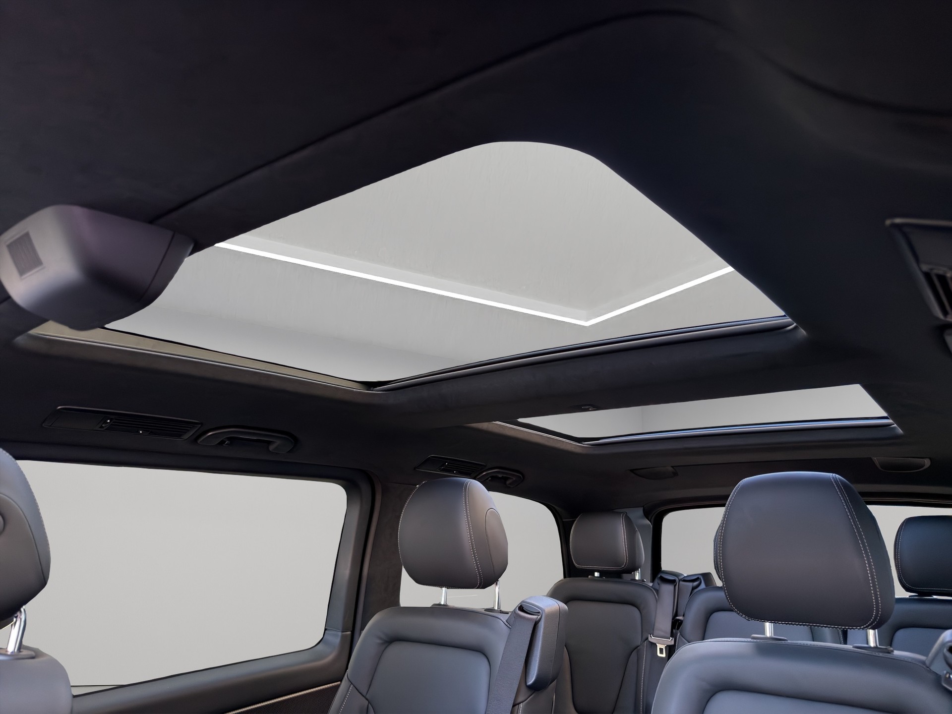 MERCEDES-BENZ V 300 d Swiss Ed. lang 4matic Van-image-7