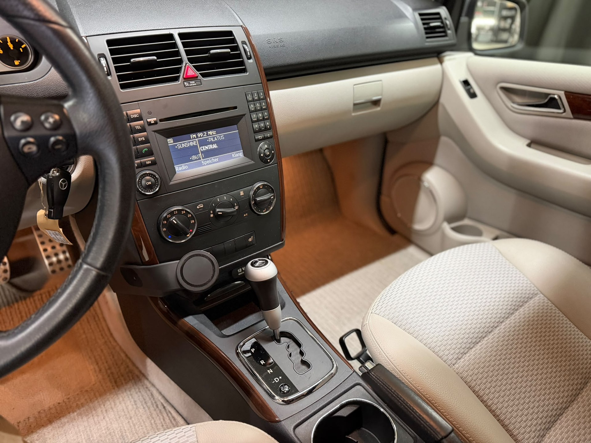 MERCEDES-BENZ A 200 T Avantgarde Autotronic-image-7