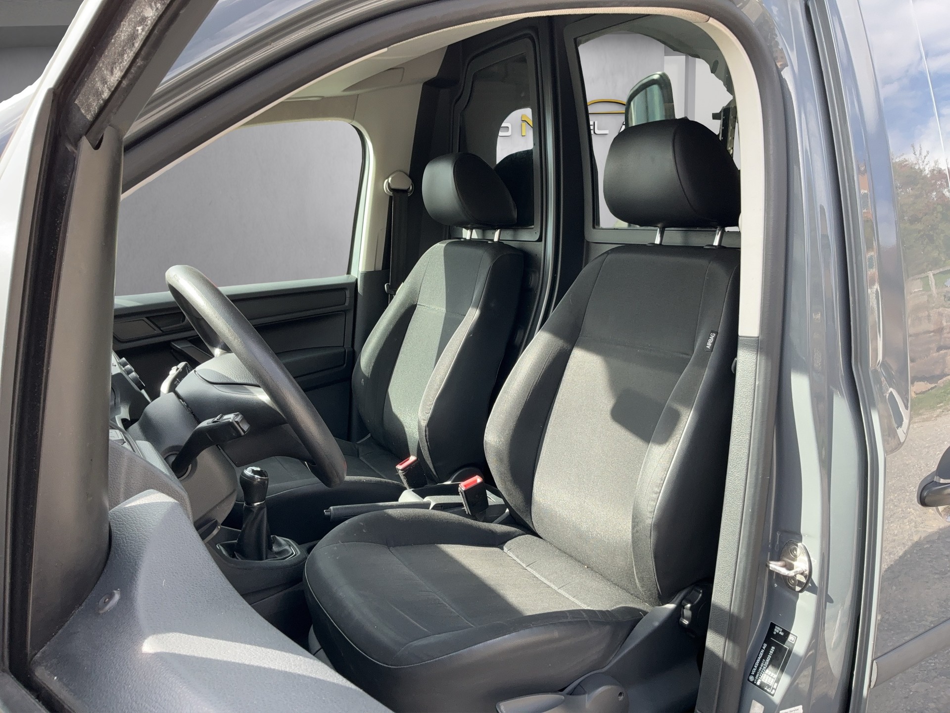 VW Caddy Maxi 2.0TDI 4Motion-image-9