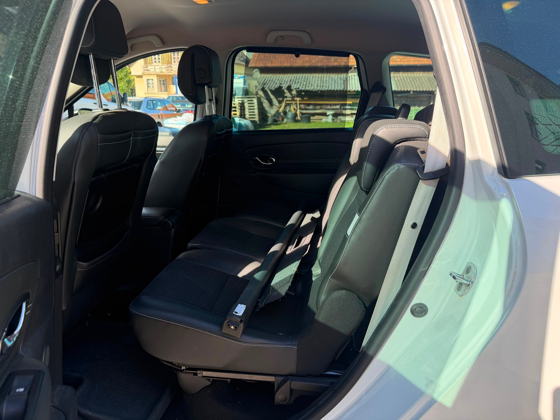 RENAULT Grand Scénic 1.5 dCi Bose Edition EDC-image-5